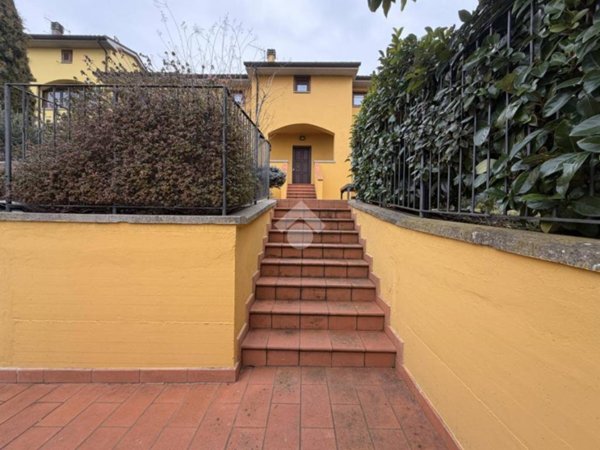 casa indipendente in vendita ad Arezzo in zona Rigutino