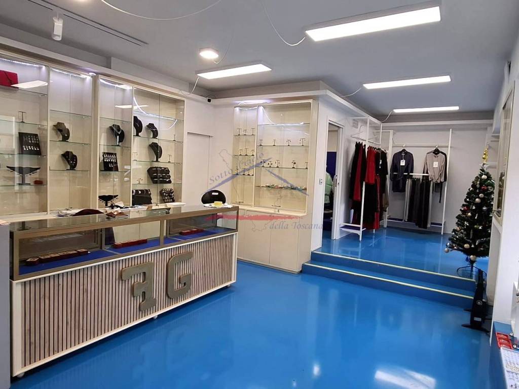 locale commerciale in vendita ad Arezzo in zona Giotto/XXV Aprile
