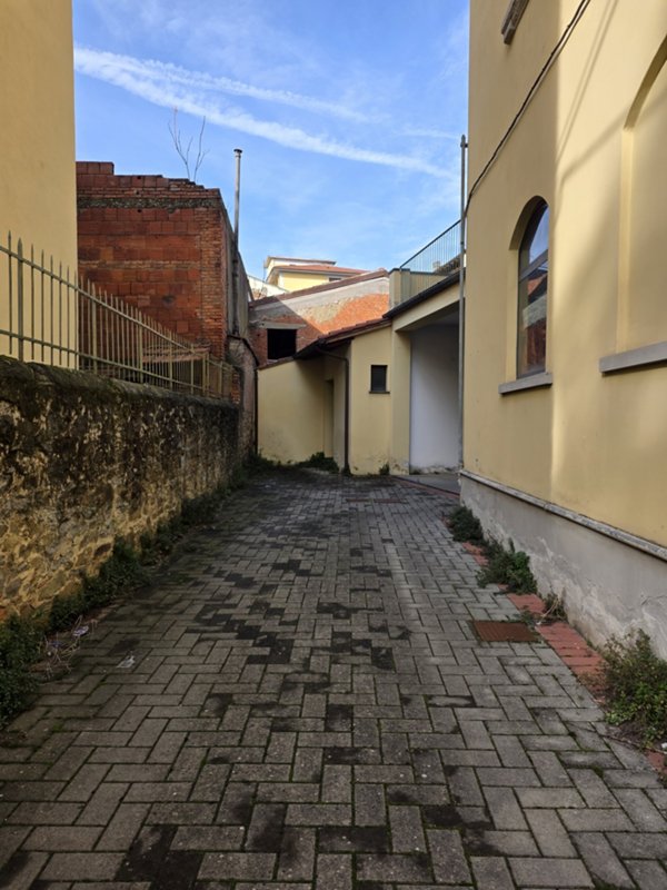 casa semindipendente in vendita ad Arezzo in zona Vittorio Veneto