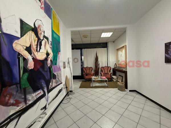 negozio in vendita ad Arezzo in zona Centro Città