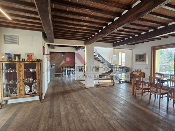 casa indipendente in vendita ad Arezzo in zona Santa Firmina