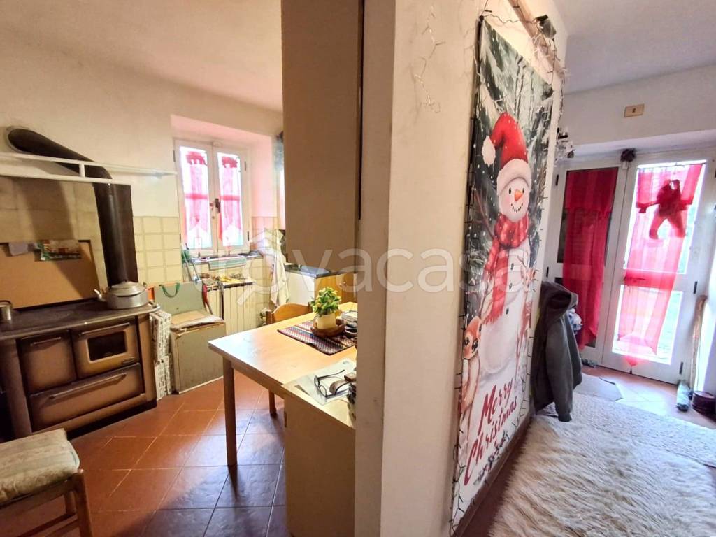 casa indipendente in vendita ad Arezzo in zona Pratantico-Indicatore