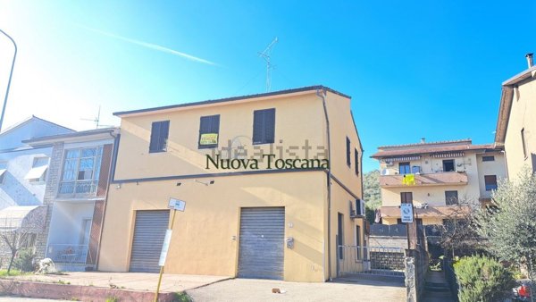 casa indipendente in vendita ad Arezzo in zona Ripa di Olmo