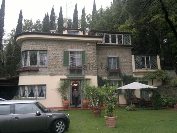 casa indipendente in vendita ad Arezzo in zona Agazzi