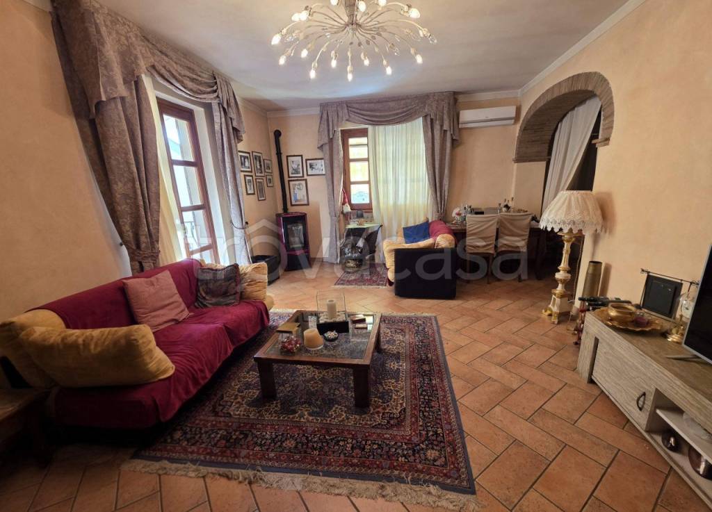 casa indipendente in vendita ad Arezzo in zona Ponte Alla Chiassa