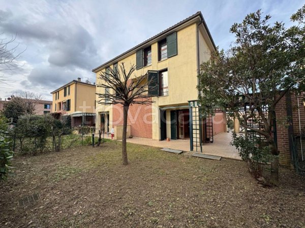 casa indipendente in vendita ad Arezzo in zona Centro Città