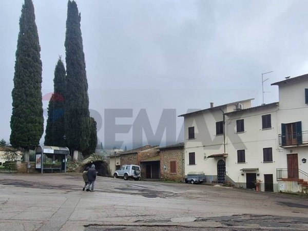 casa indipendente in vendita ad Arezzo in zona Antria