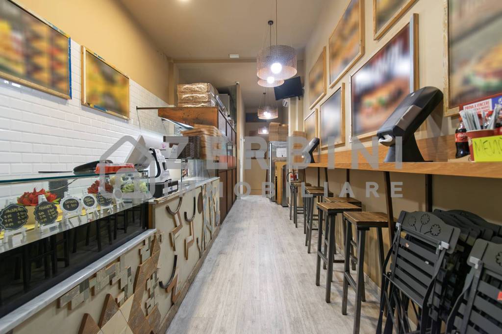 negozio in vendita ad Arezzo in zona Centro Città