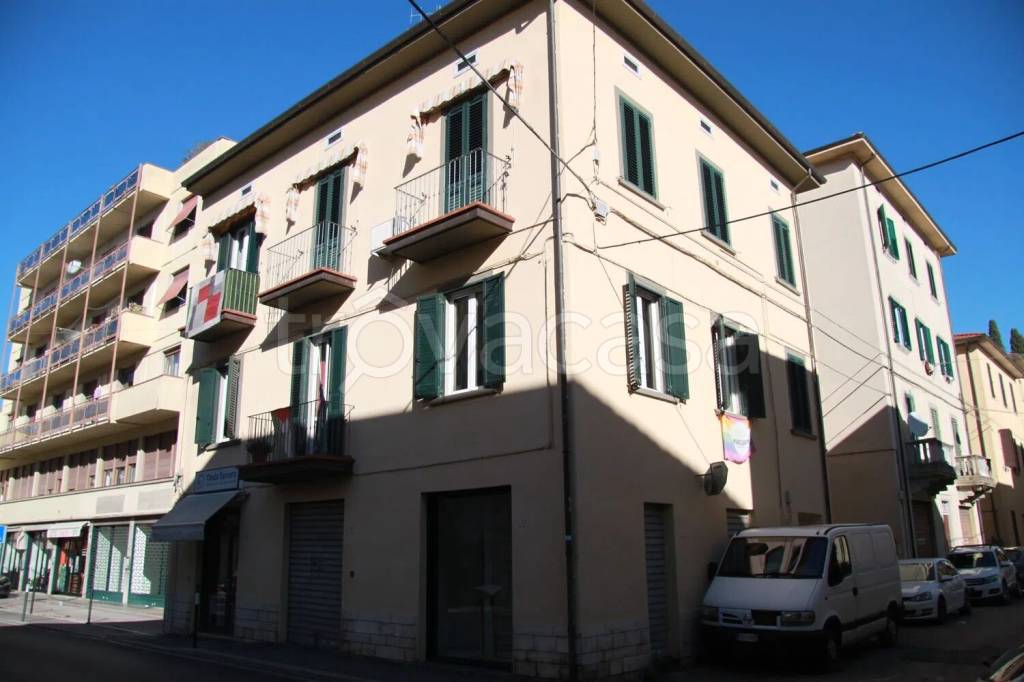 ufficio in vendita ad Arezzo in zona Vittorio Veneto