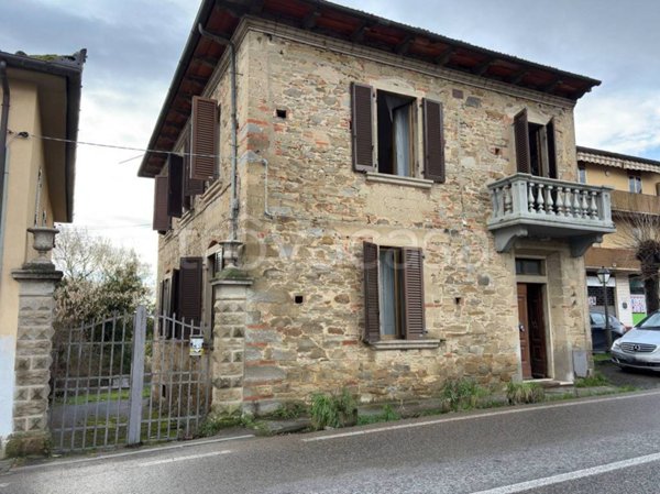 casa indipendente in vendita ad Arezzo in zona Quarata