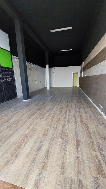 locale commerciale in vendita ad Arezzo