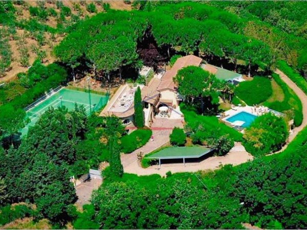 negozio in vendita ad Arezzo in zona Agazzi