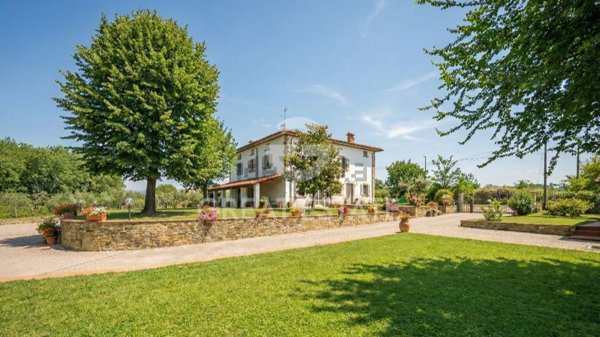 casa indipendente in vendita ad Arezzo in zona Quarata