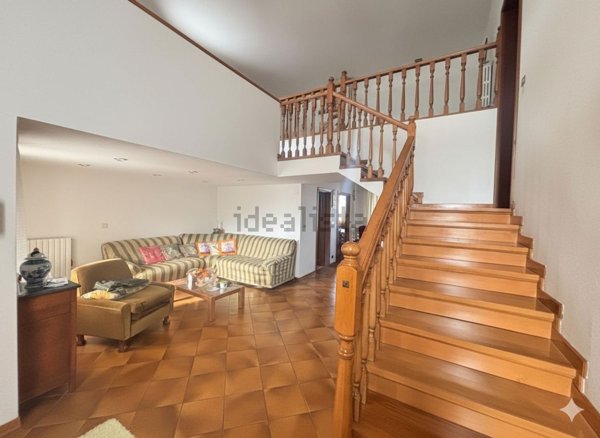 casa indipendente in vendita ad Arezzo in zona Puglia