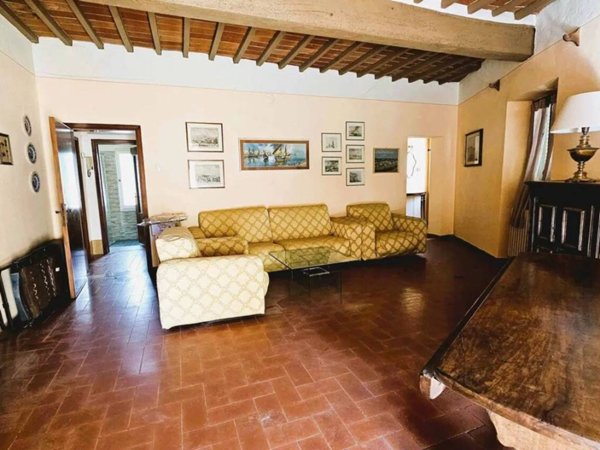casa indipendente in vendita ad Arezzo in zona Quarata