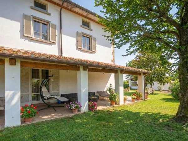 casa indipendente in vendita ad Arezzo in zona Ponte Alla Chiassa