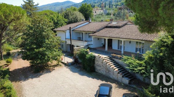 casa indipendente in vendita ad Arezzo in zona Centro Città
