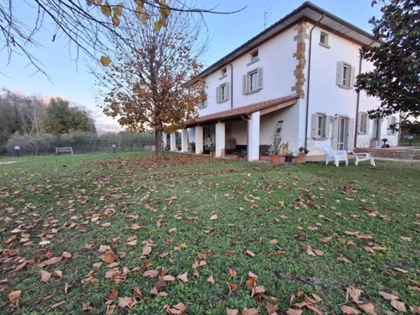 casa indipendente in vendita ad Arezzo in zona Ponte Alla Chiassa