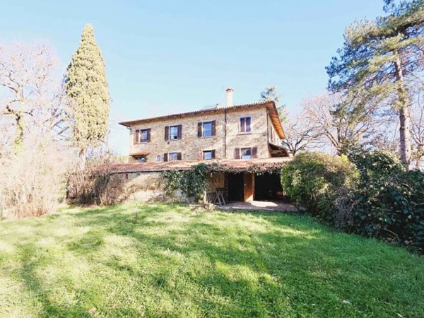 casa indipendente in vendita ad Arezzo in zona Ponte Alla Chiassa