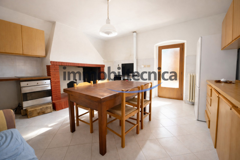 casa indipendente in vendita ad Arezzo in zona Chiassa-Tregozzano