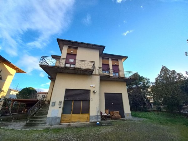 appartamento in vendita ad Arezzo in zona Pratantico-Indicatore