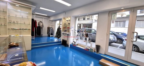 negozio in vendita ad Arezzo in zona Giotto/XXV Aprile