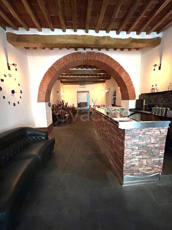 negozio in vendita ad Arezzo in zona Centro Città