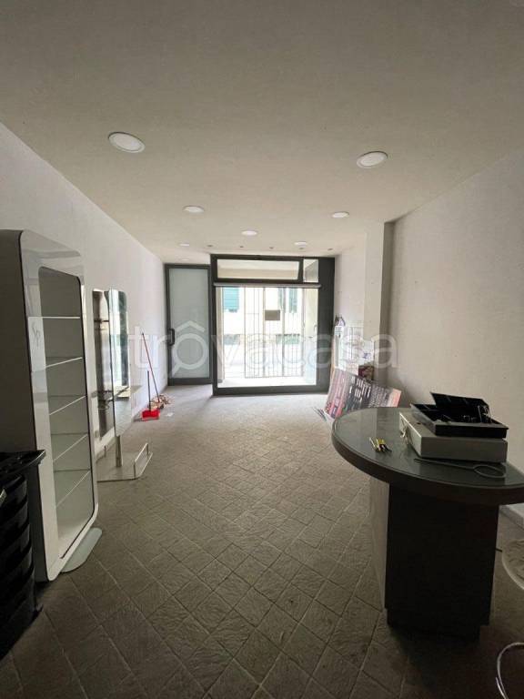 negozio in vendita ad Arezzo