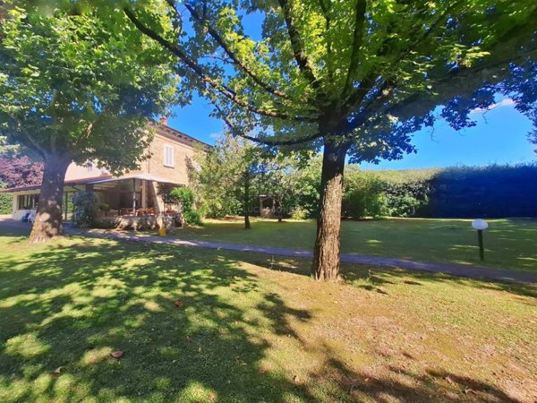 casa indipendente in vendita ad Arezzo in zona Tregozzano