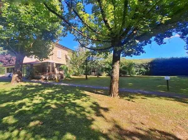 casa indipendente in vendita ad Arezzo in zona Tregozzano