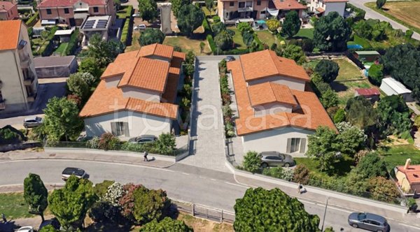 casa indipendente in vendita ad Arezzo in zona Agazzi