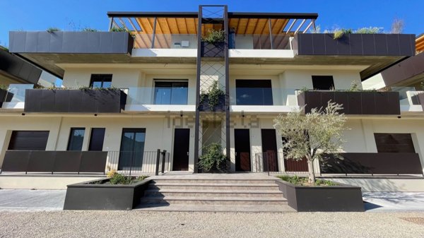 casa indipendente in vendita ad Arezzo