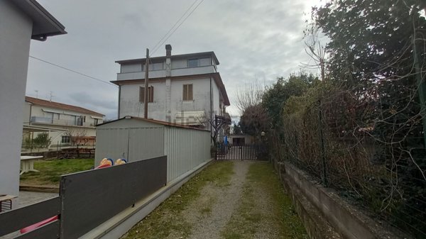 appartamento in vendita ad Arezzo in zona Rigutino