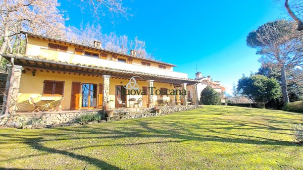 casa indipendente in vendita ad Arezzo in zona Antria