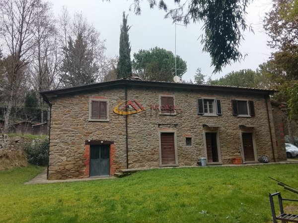 casale in vendita ad Arezzo in zona Centro Città