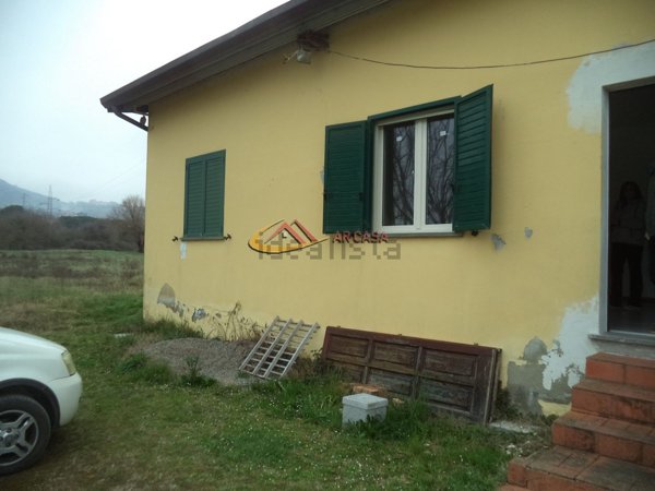 casa indipendente in vendita ad Arezzo in zona San Zeno