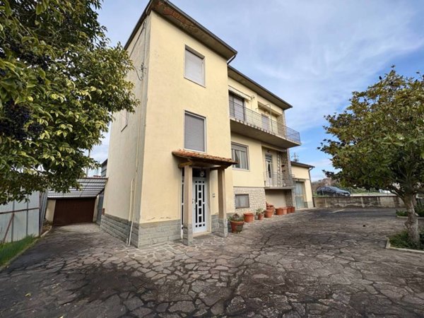 casa indipendente in vendita ad Arezzo in zona Chiassa-Tregozzano