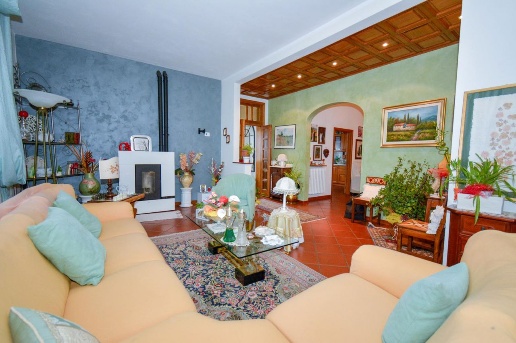 casa indipendente in vendita ad Arezzo in zona Fiorentina