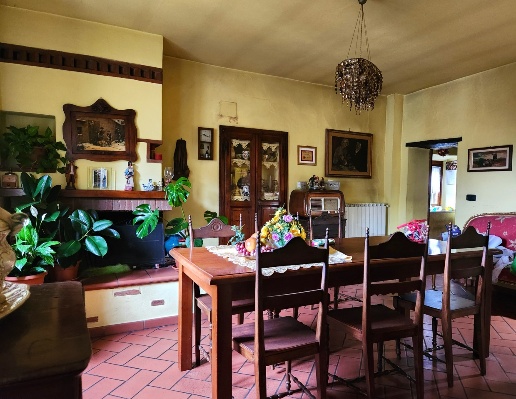 casa indipendente in vendita ad Arezzo in zona Palazzo del Pero