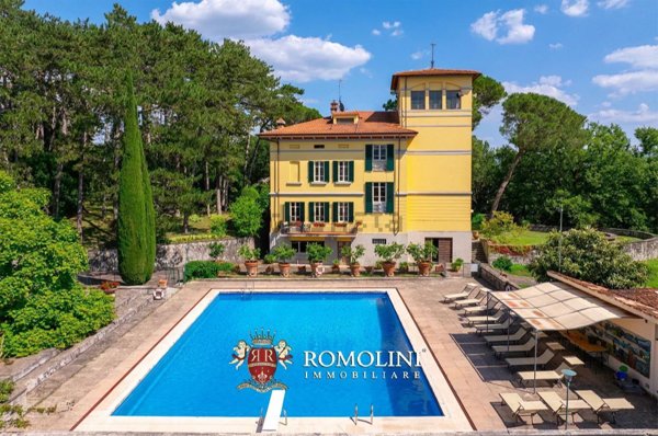 casa indipendente in vendita ad Arezzo in zona Patrignone