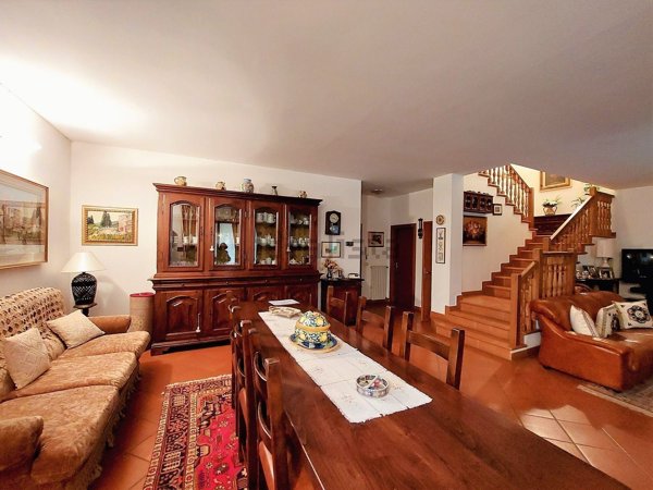 casa indipendente in vendita ad Arezzo