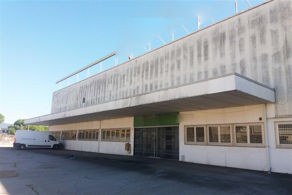 locale commerciale in vendita ad Arezzo