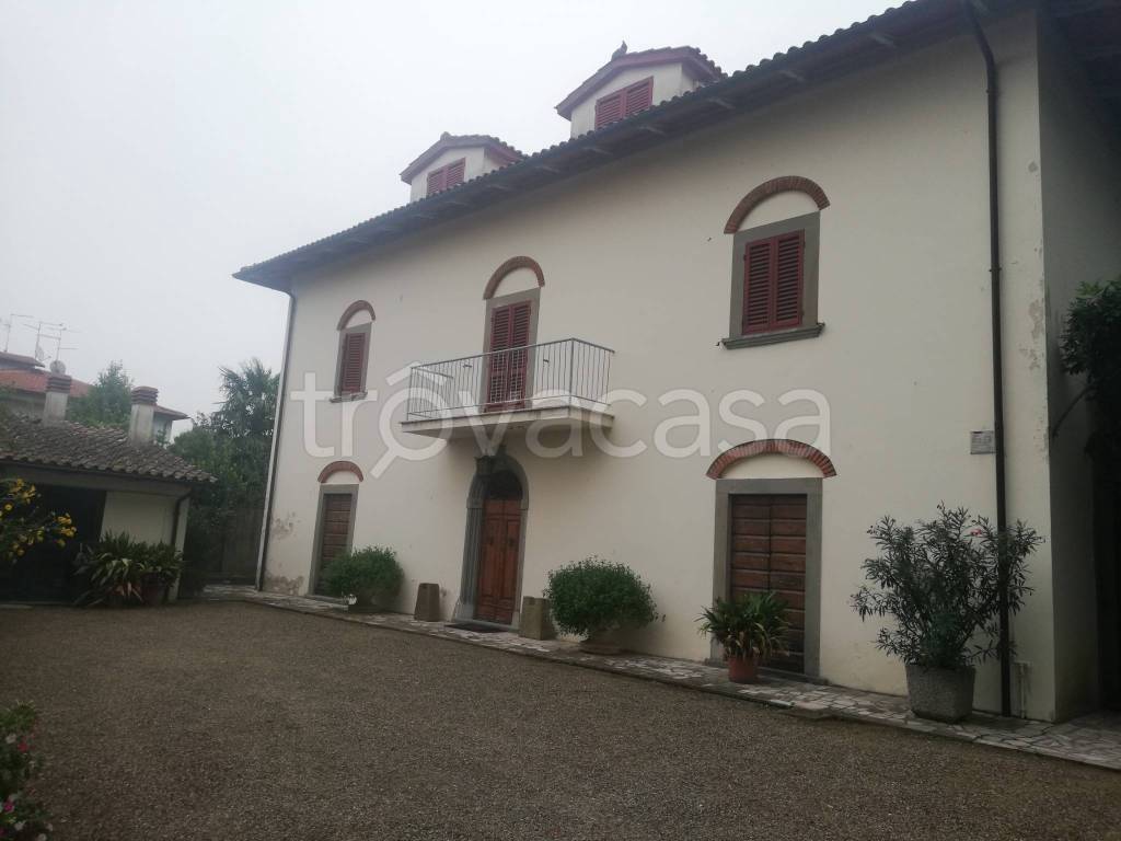 casa indipendente in vendita ad Arezzo in zona Rigutino