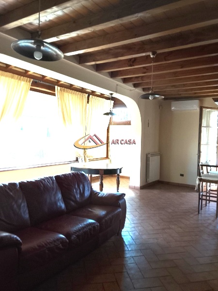 casa indipendente in vendita ad Arezzo