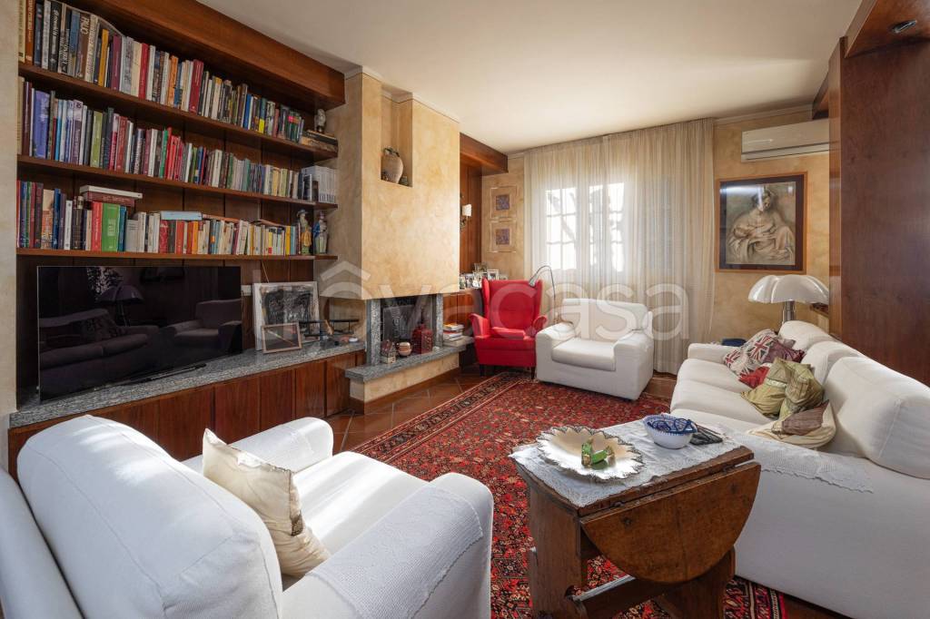 casa indipendente in vendita ad Arezzo in zona Ceciliano