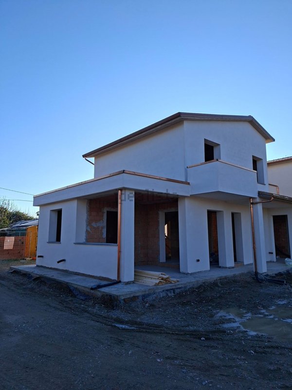 casa indipendente in vendita ad Arezzo in zona Fiorentina