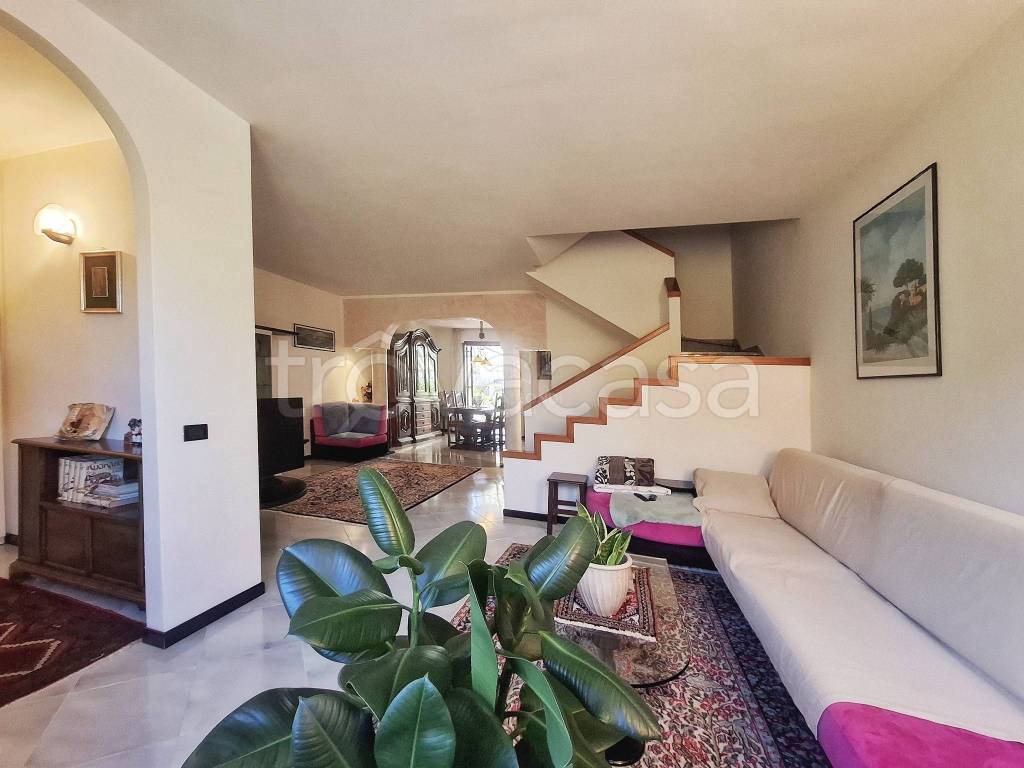 casa indipendente in vendita ad Arezzo in zona Pescaiola