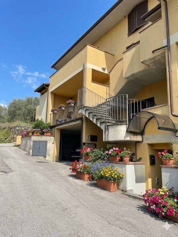 appartamento in vendita ad Arezzo in zona Olmo