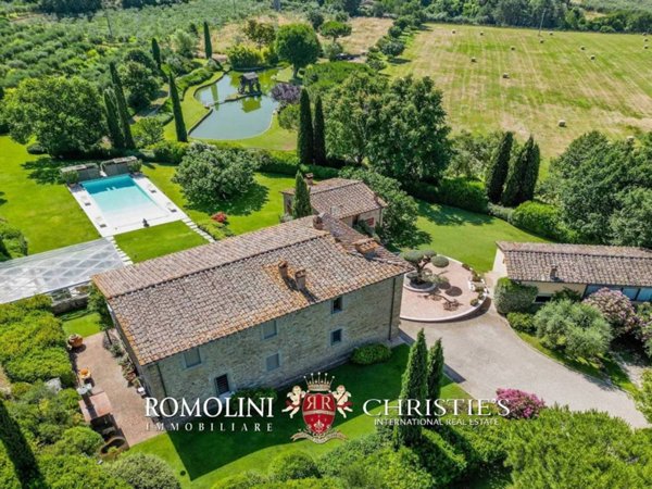 casa indipendente in vendita ad Arezzo in zona Olmo