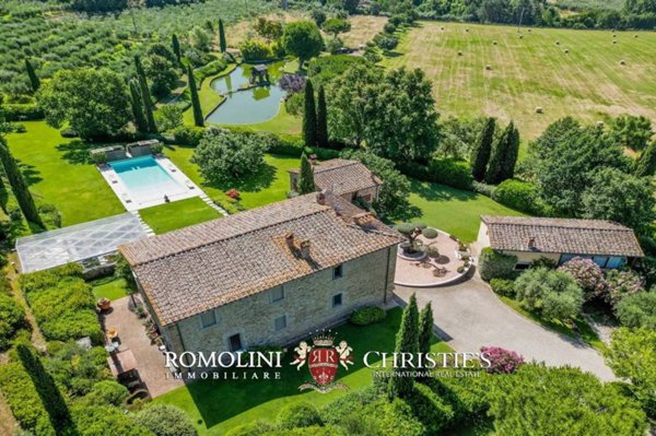 casa indipendente in vendita ad Arezzo in zona Olmo